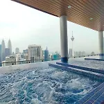 Infinitum Suites Klcc , Infinity Pool 360 View
